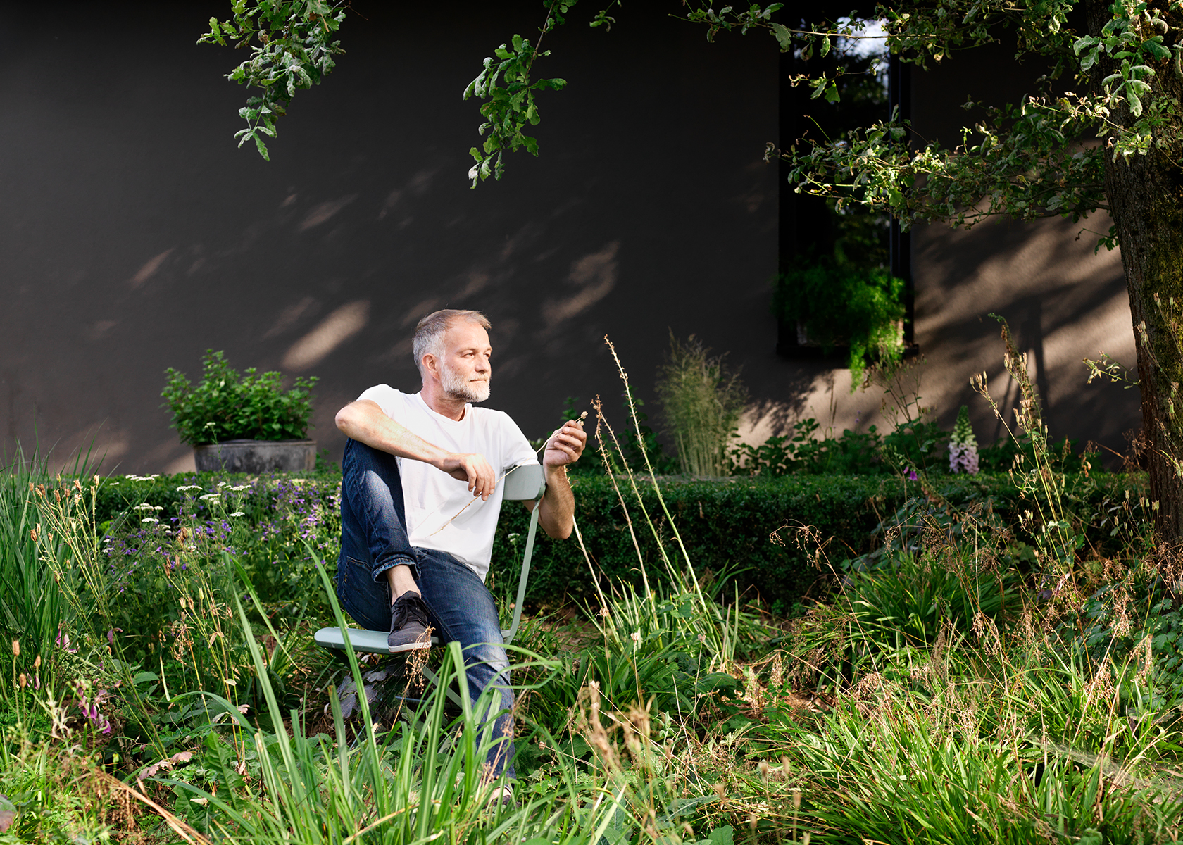 Wouter Dolk, the designer of the blomst collection